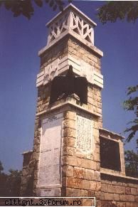 MONUMENTE CU CARE NE MANDRIM - Monumentul Eroilor din Târgu Neamţ este un - DESCRIEREA JUD. NEAMT
